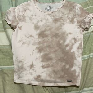 hollister tie-die kinda print baby tee